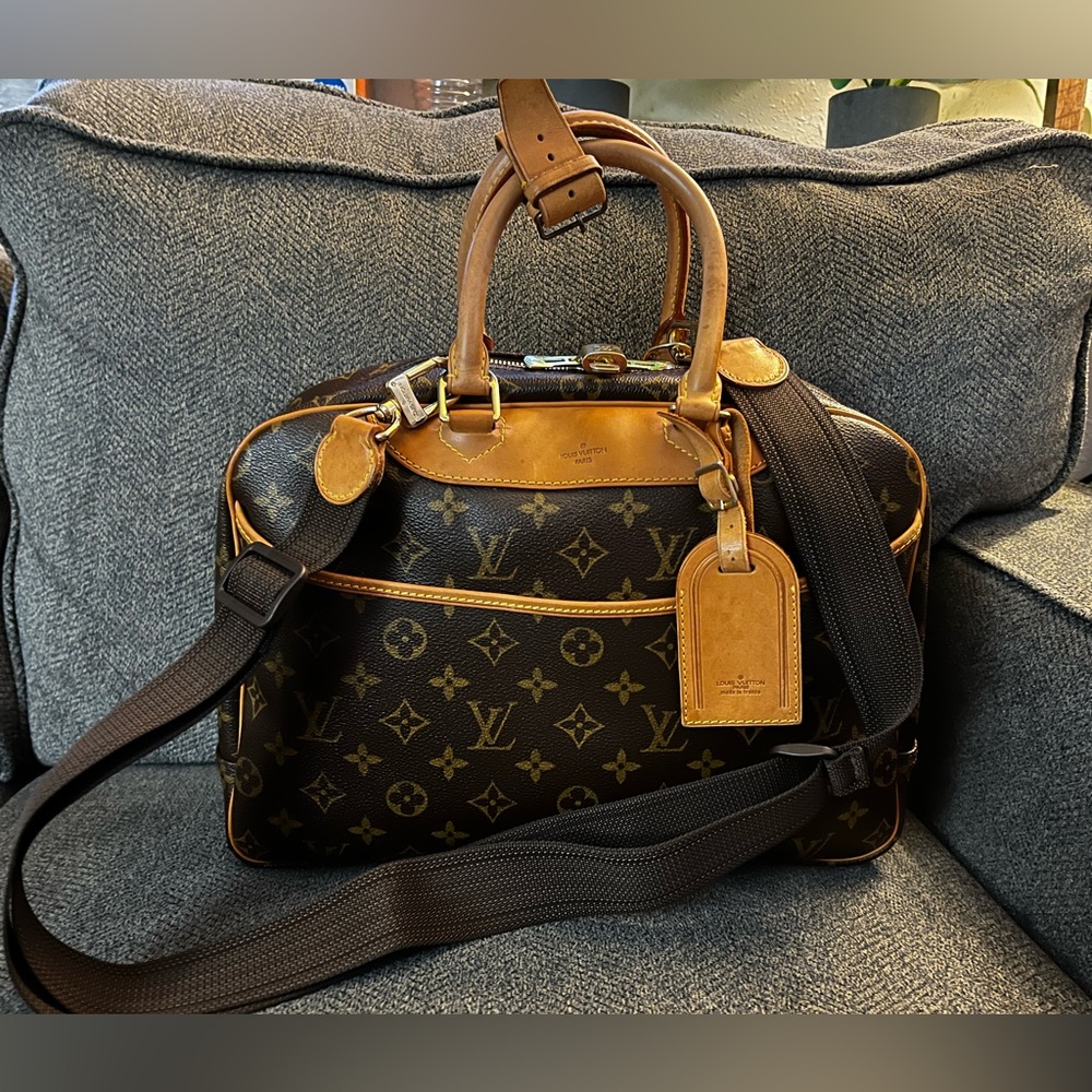 SOLD $800 LV Deauville - beautiful vintage condition. - Picture 2 of 16